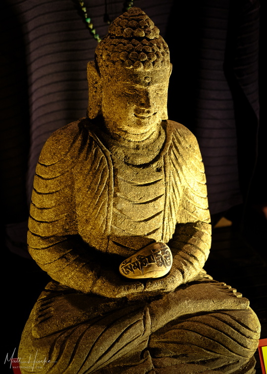 Buddha of the shop window