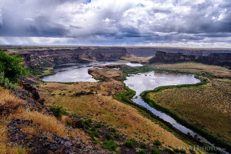 Dry Falls in rain